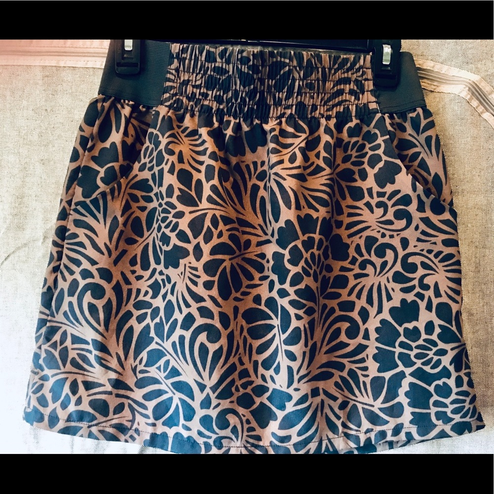 Gap floral print mini skirt w/ pockets NWOT small